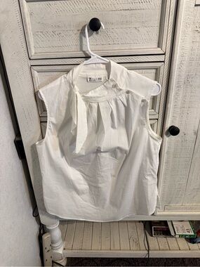 New York & Company White Sleeveless Tie-Neck Blouse